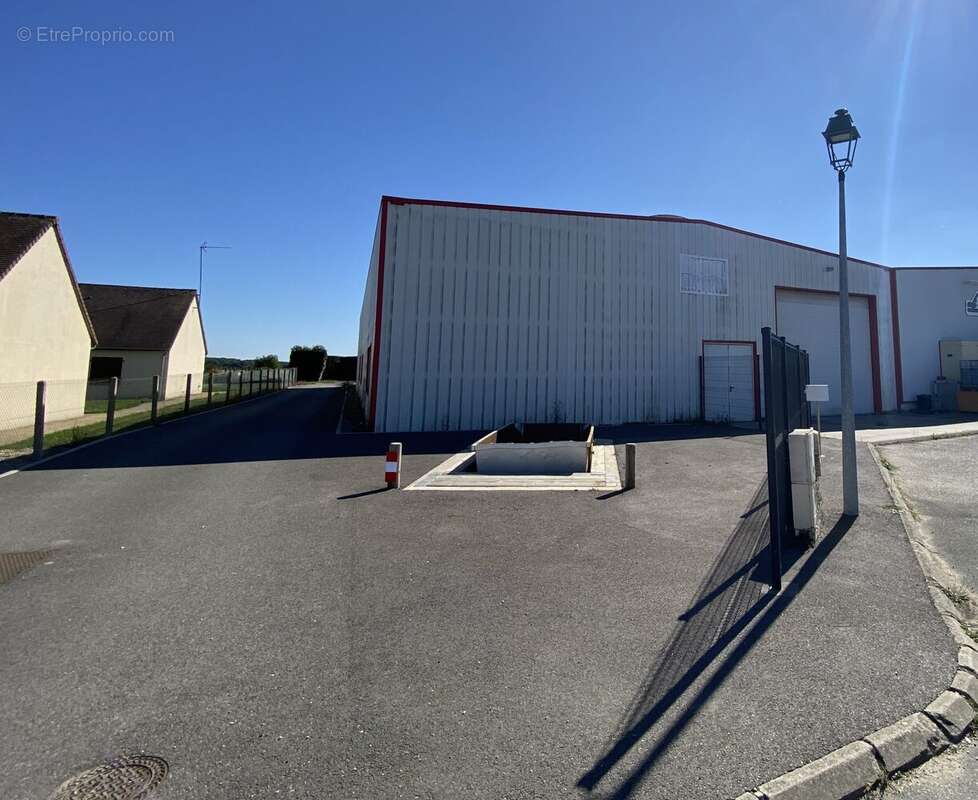 Commerce à ABONDANT