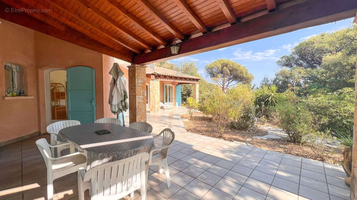 Maison à LES ISSAMBRES