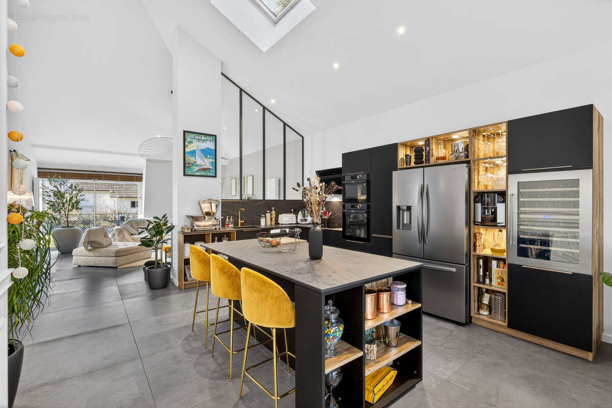 Appartement à CHALLES-LES-EAUX