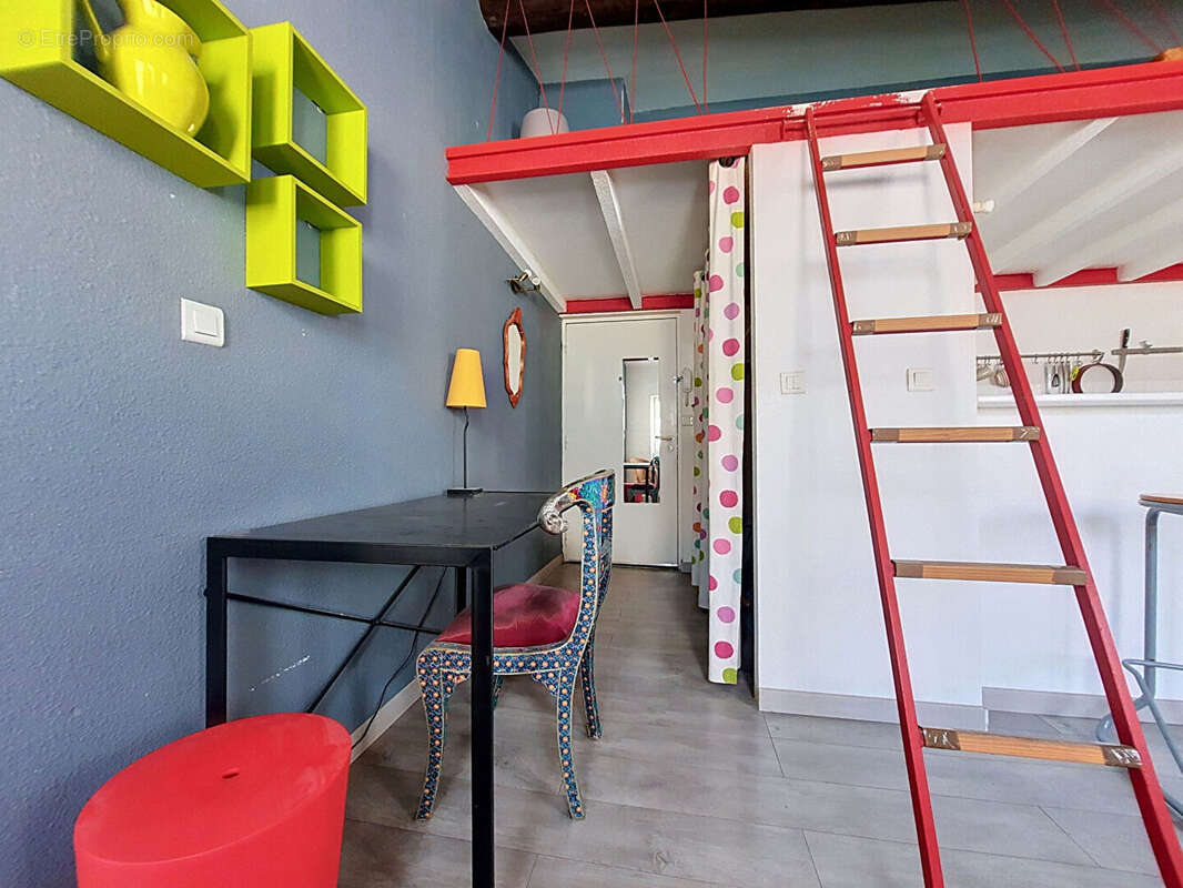 Appartement à MARSEILLE-1E
