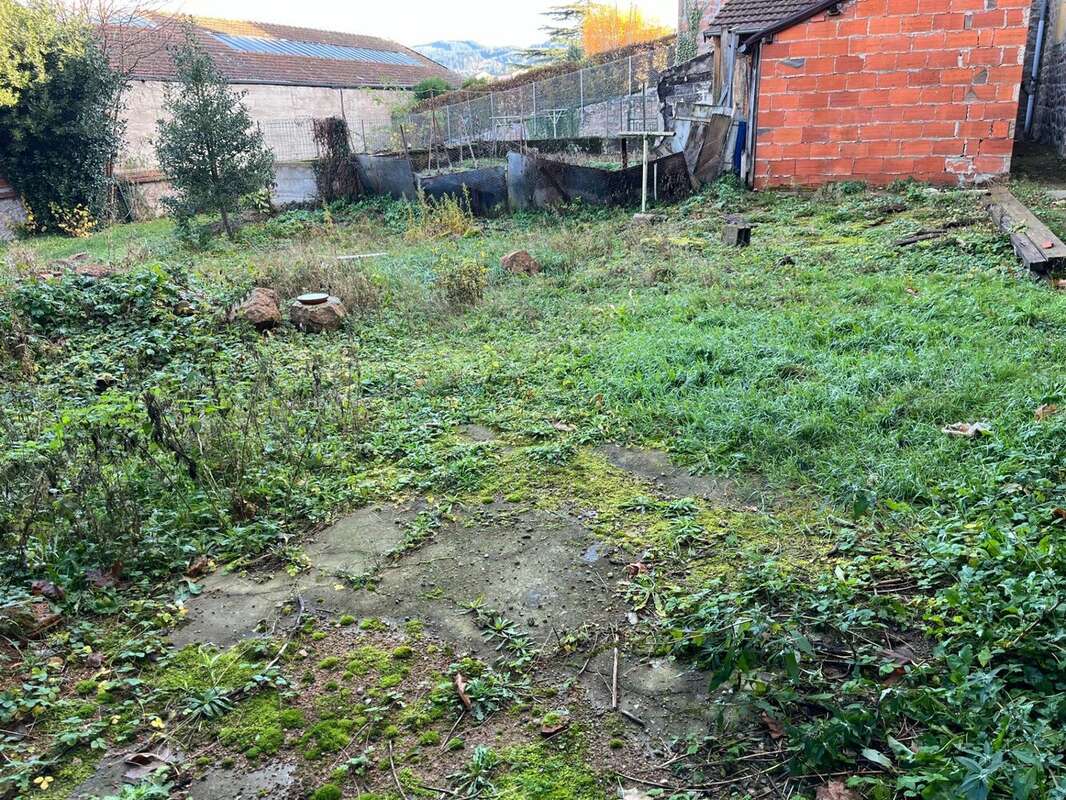 Maison à COURS-LA-VILLE