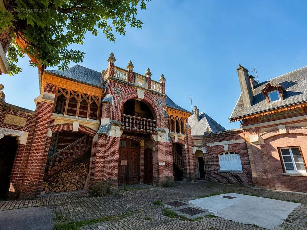  À VENDRE – Appartement Duplex de 103  m²  Château du Genêts à Gruchet-le-Valasse  - photo 2