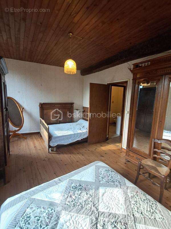 Maison de village non mitoyenne à Sentenac-de-Sérou 105m² habitables 4 pièces - photo 7
