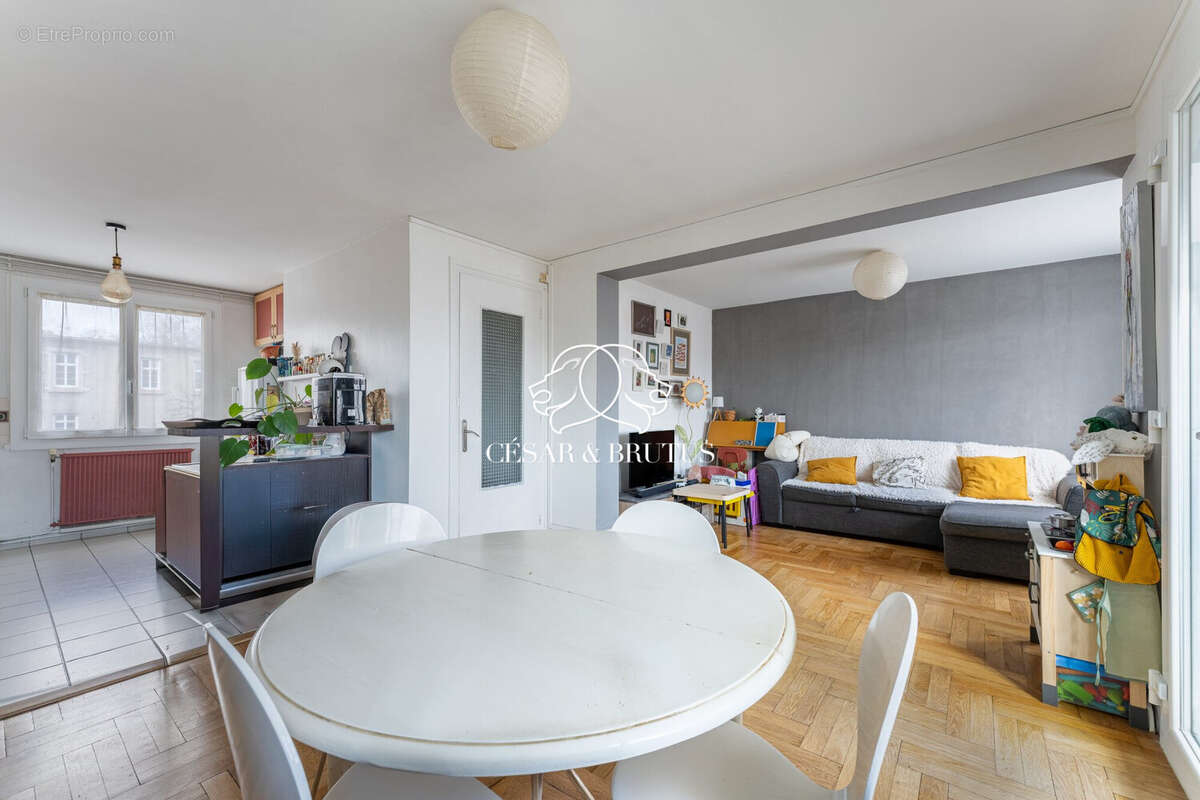 Appartement à LYON-8E