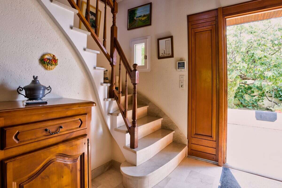 Maison à SAINT-BARTHELEMY-D'ANJOU