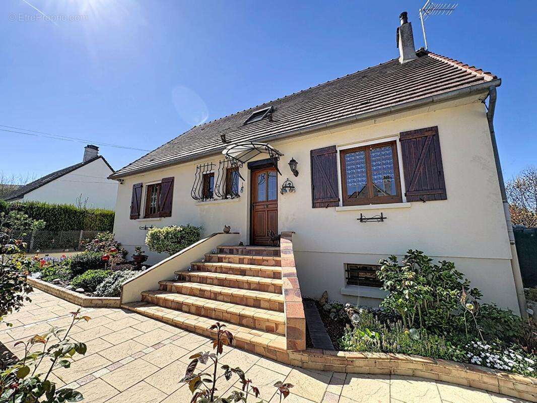 Pavillon independant - 130m² - 3 /4chambres - sous sol total - dependances - jardin - 60840 nointel - photo 12