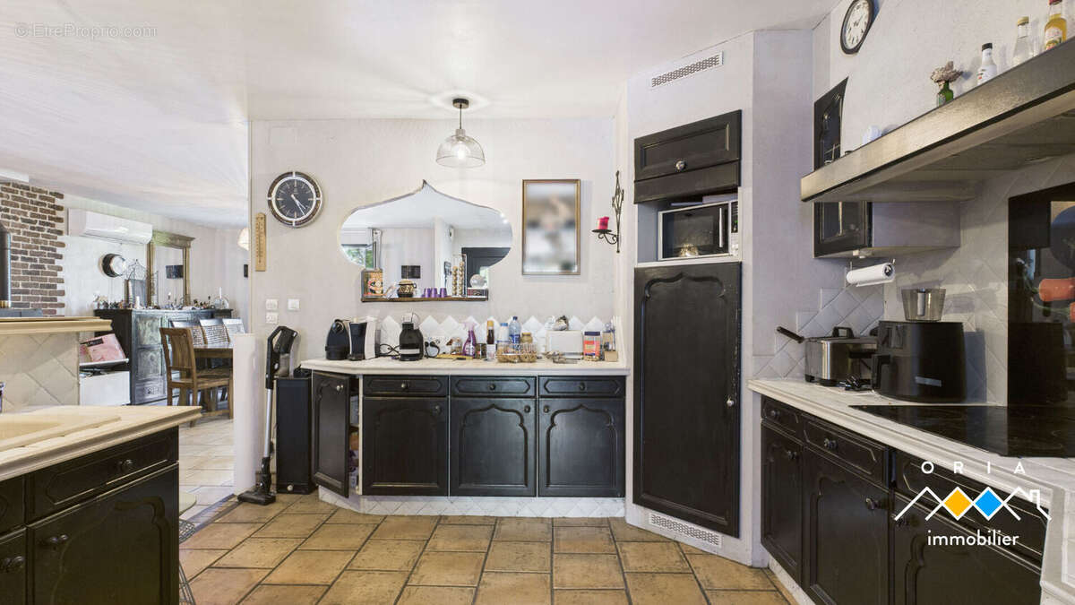 Maison à BEY-SUR-SEILLE