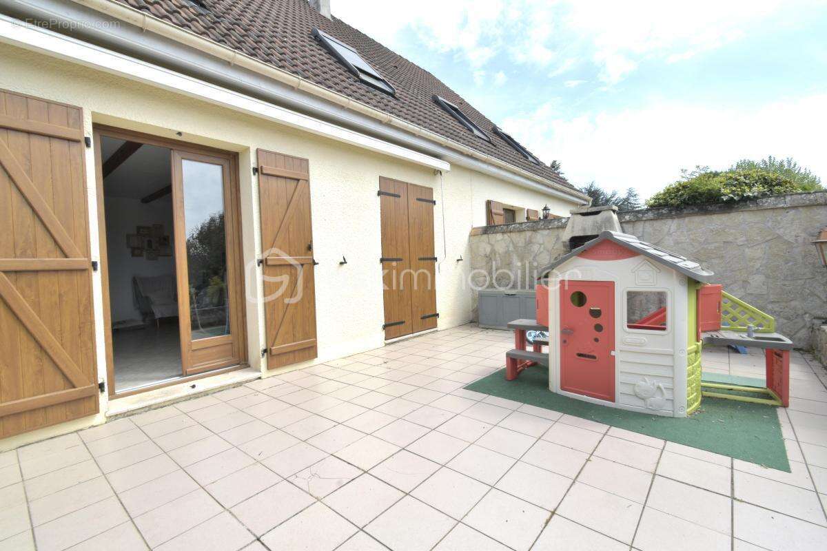 Maison familiale lumineuse avec jardin et sous sol total - La Ferté-Alais - photo 4