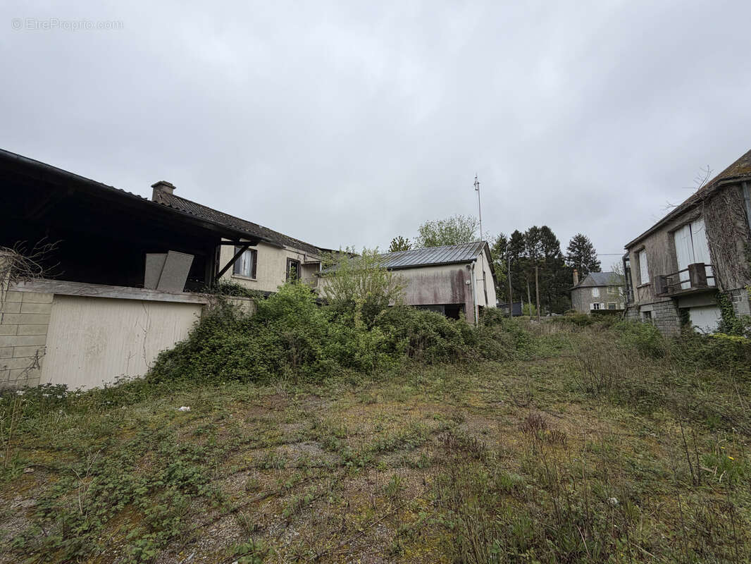 Maison à LOUVIGNE-DU-DESERT