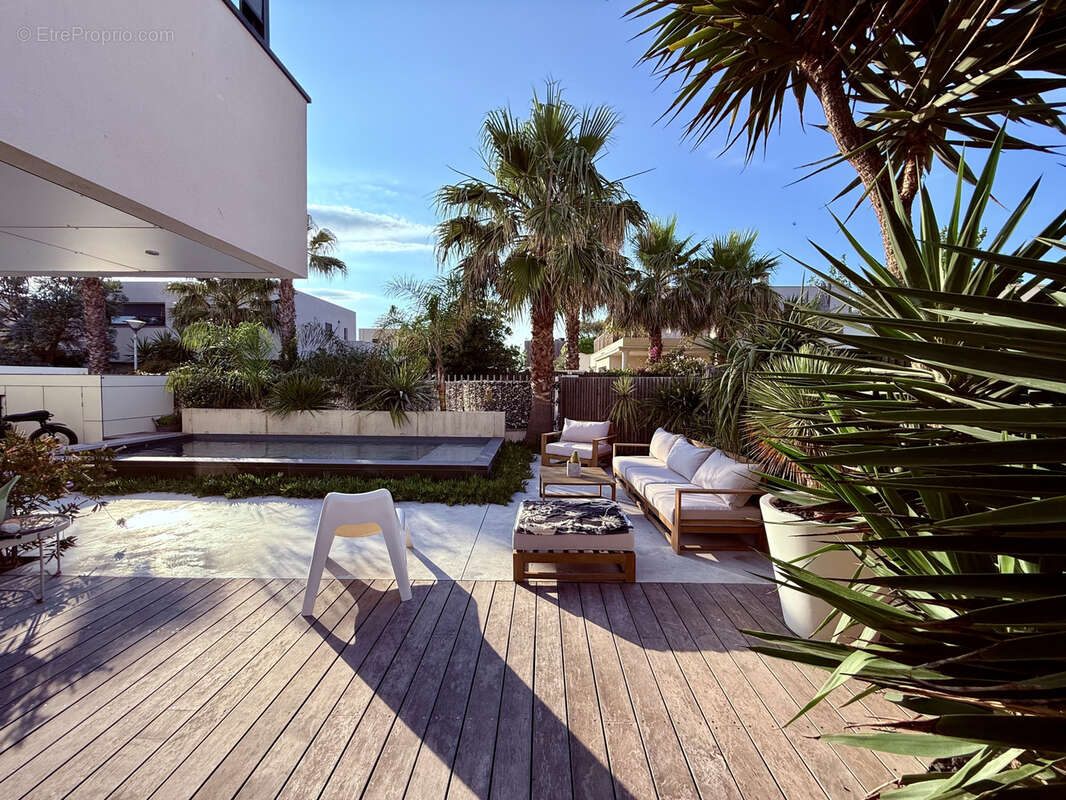 Maison contemporaine avec piscine et garage - photo 9