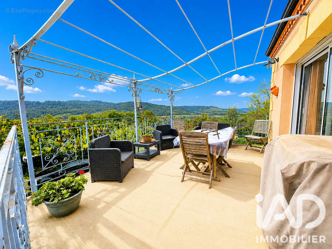 Maison 140 m² à Terrasson-Lavilledieu  - photo 2