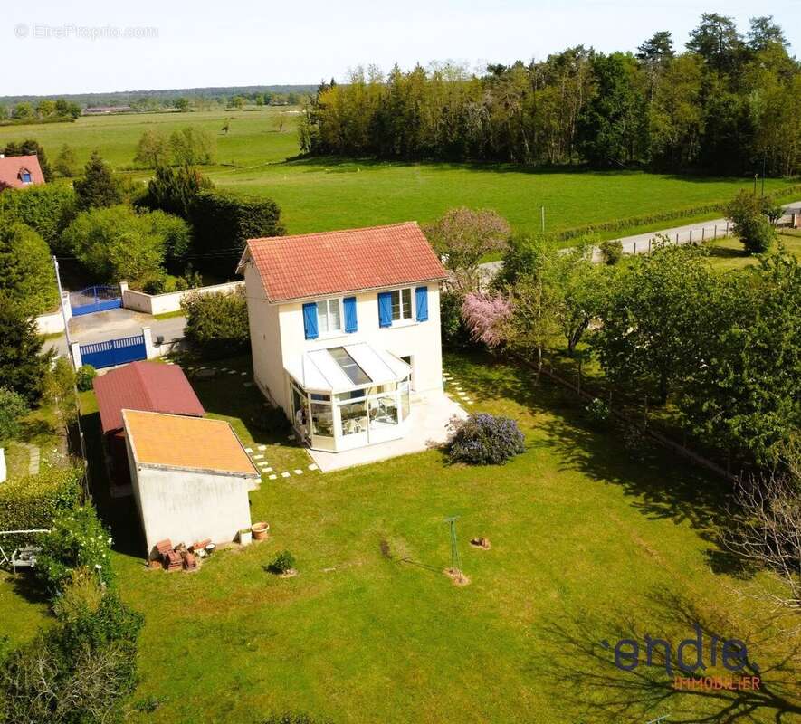 Maison à CHANTENAY-SAINT-IMBERT