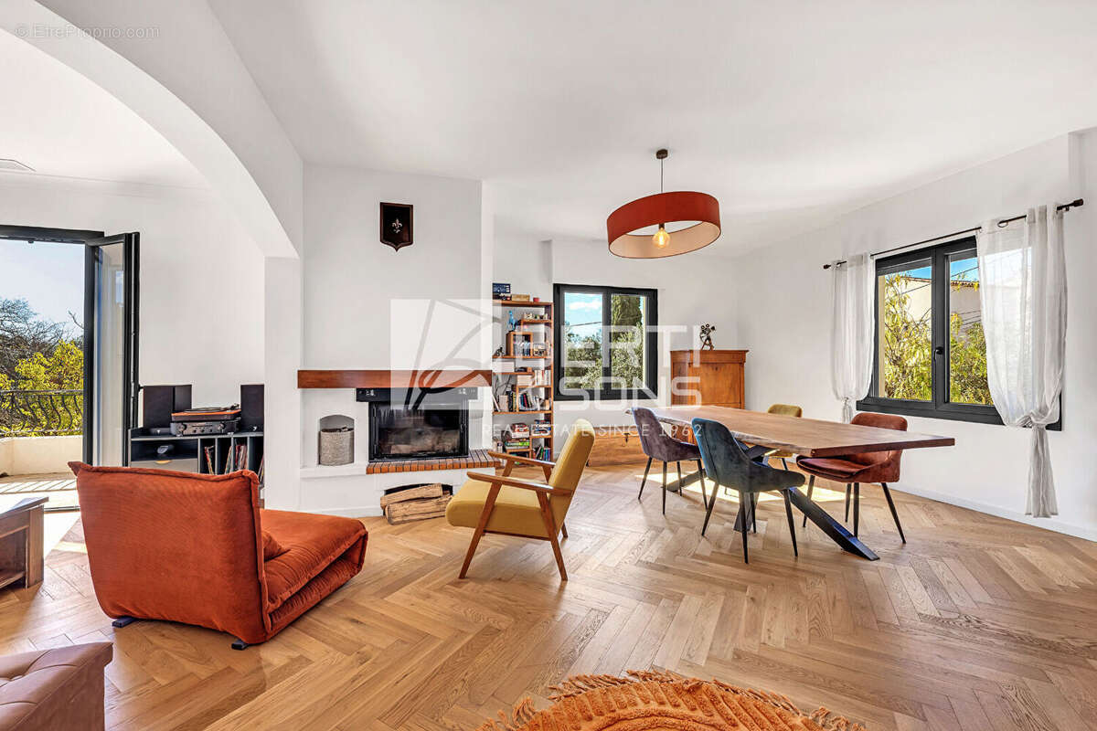 Maison à FREJUS