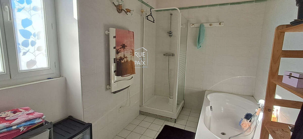 Maison - Saint Genest D'Ambiere 125.46 m2 - photo 10