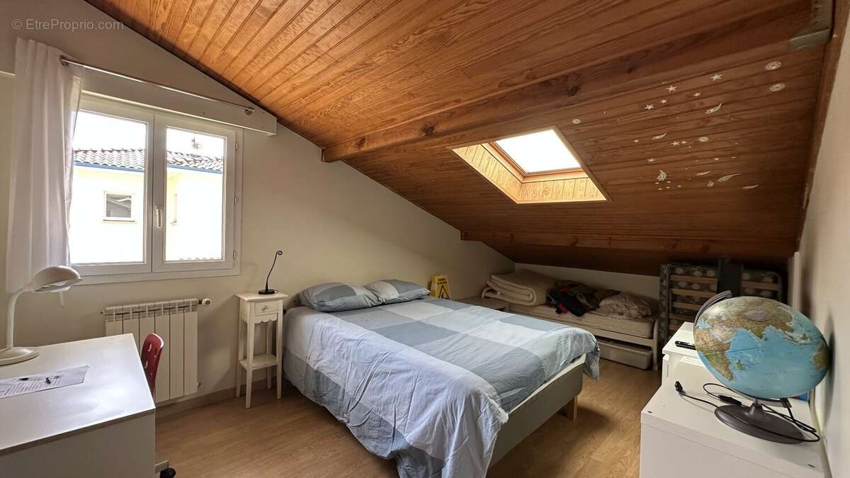 GOLF ET CENTRE VILLE VILLA A PIED POUR CETTE VILLA DE 6 Pièces de 150 m2 sur une parcelle de 800 m2 avec piscine - photo 17
