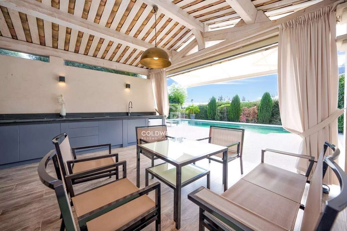 Maison à MOUGINS