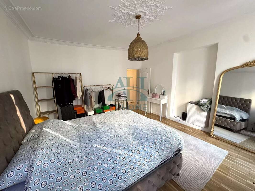 Appartement à PARIS-10E