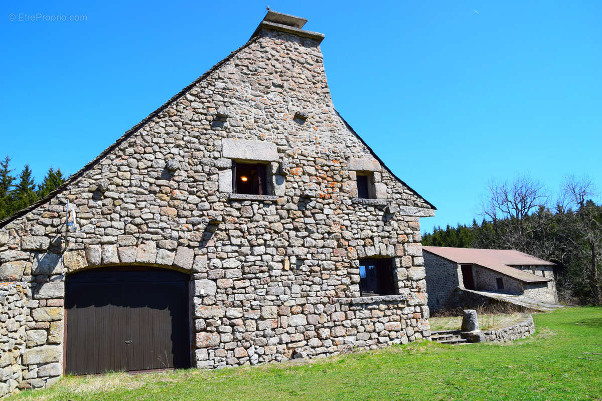 Maison à COUCOURON