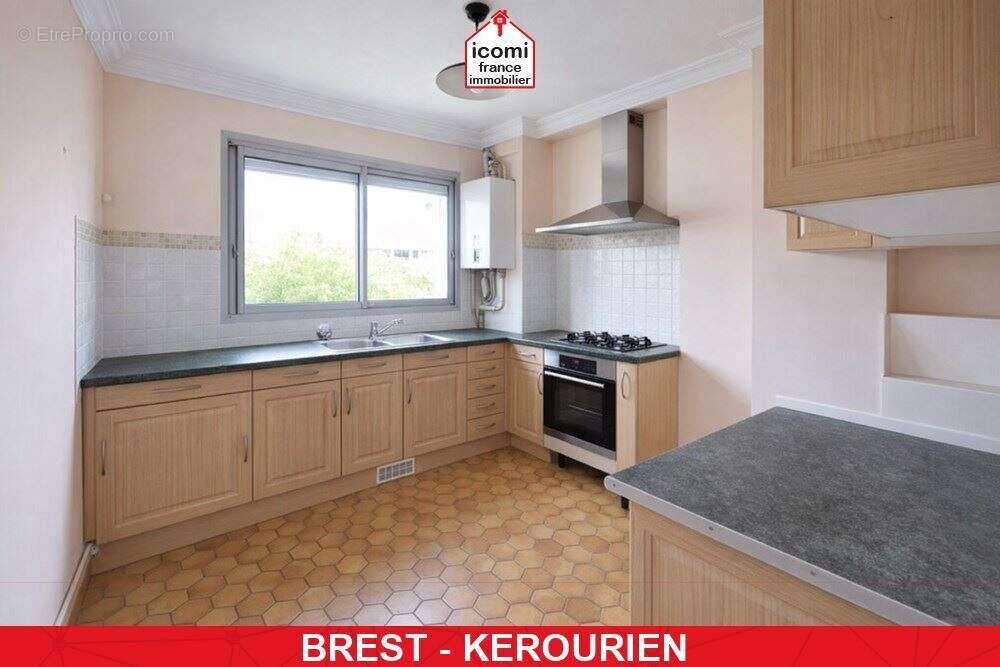 Finistere - brest (29200) - a vendre - appartement 78 m² - 3 chambres - balcon - cave - ascenseur - chaudiere gaz de ville de  2 - photo 2