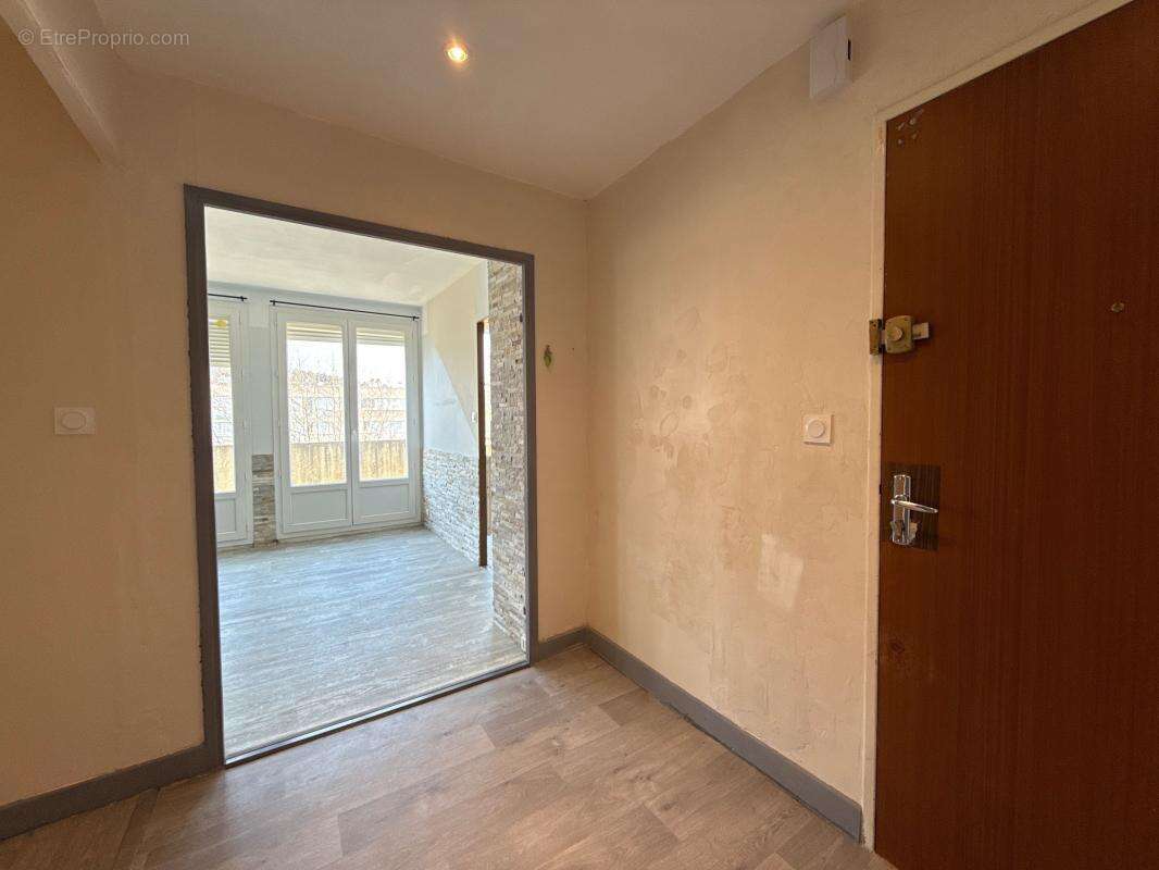 T4 lumineux avec balcon - Chenôve - photo 12