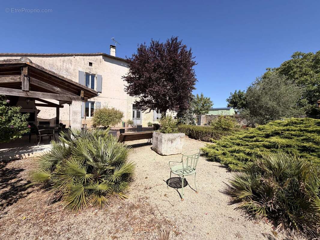Coup de cœur : maison en pierre pleine de charme au cœur de Verteuil-sur-Charente - photo 17