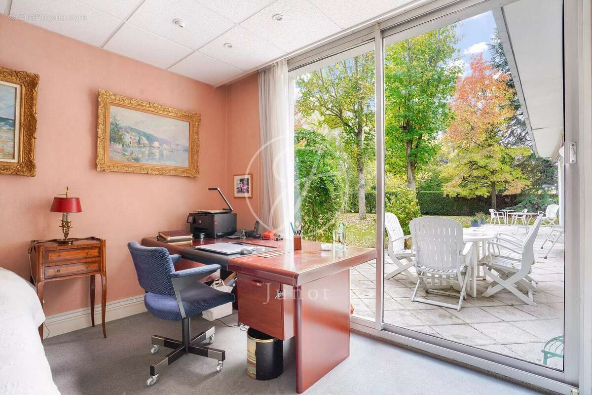 Maison à LE VESINET