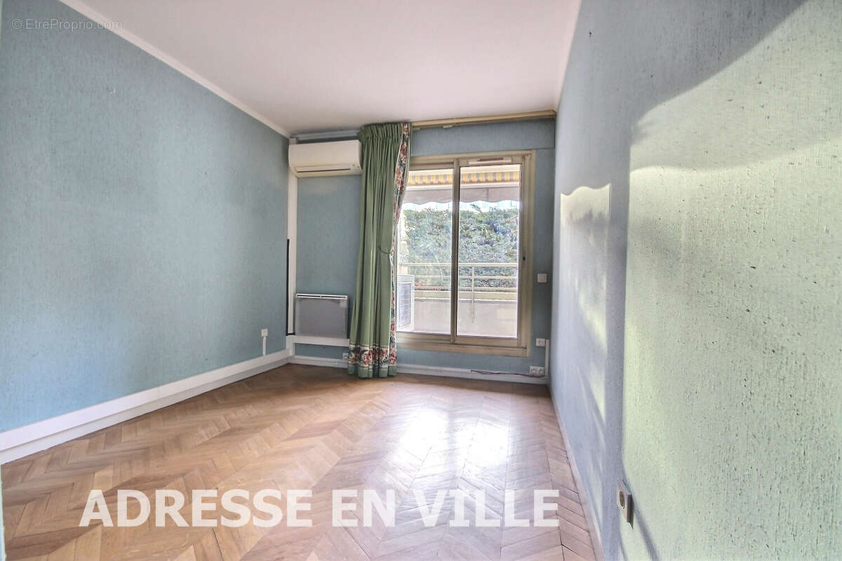 Appartement à LEVALLOIS-PERRET