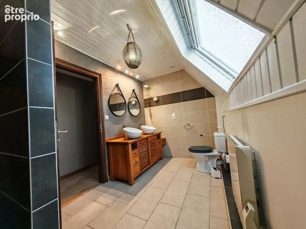 Maison familiale 165 m² - 8 pièces - 5 Chambres - Grand garage - photo 12