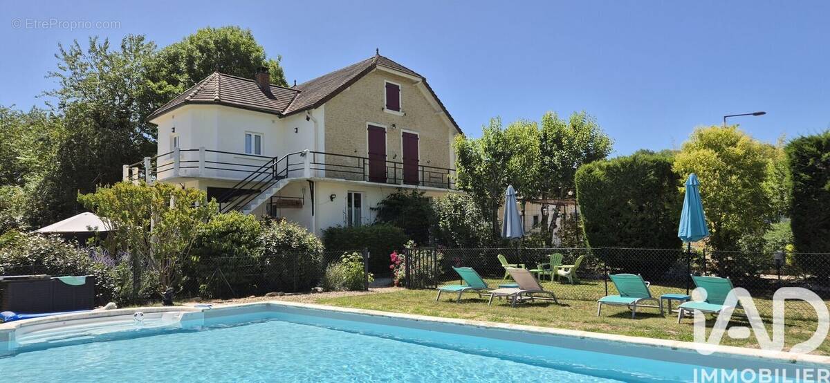 Photo 1 - Maison à LE BUISSON-DE-CADOUIN