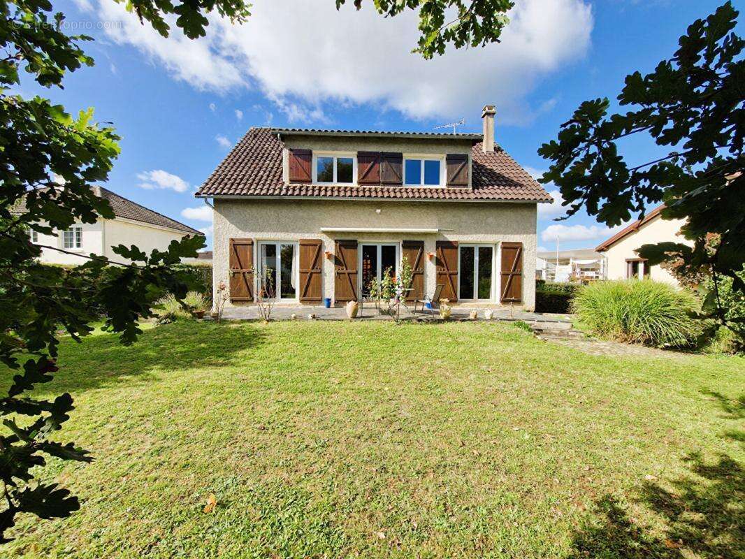 Maison à VOUNEUIL-SOUS-BIARD