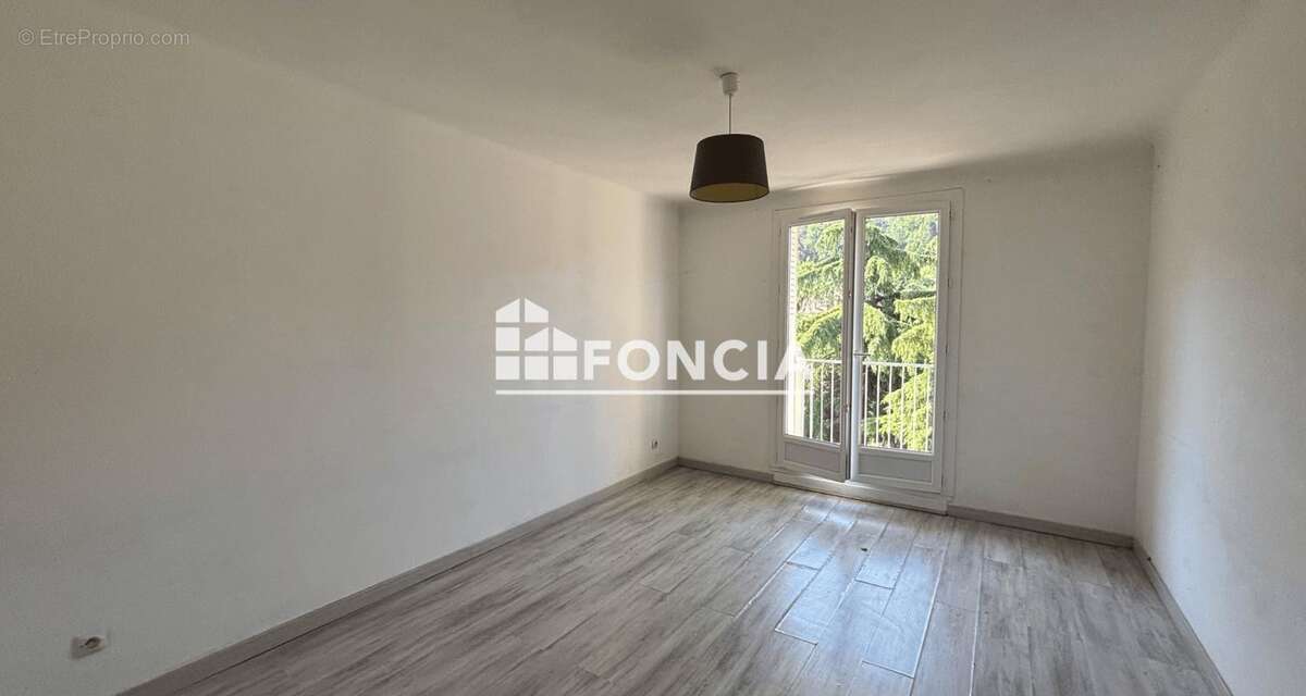 Digne, appartement de type 3 avec balcons et cave - photo 3