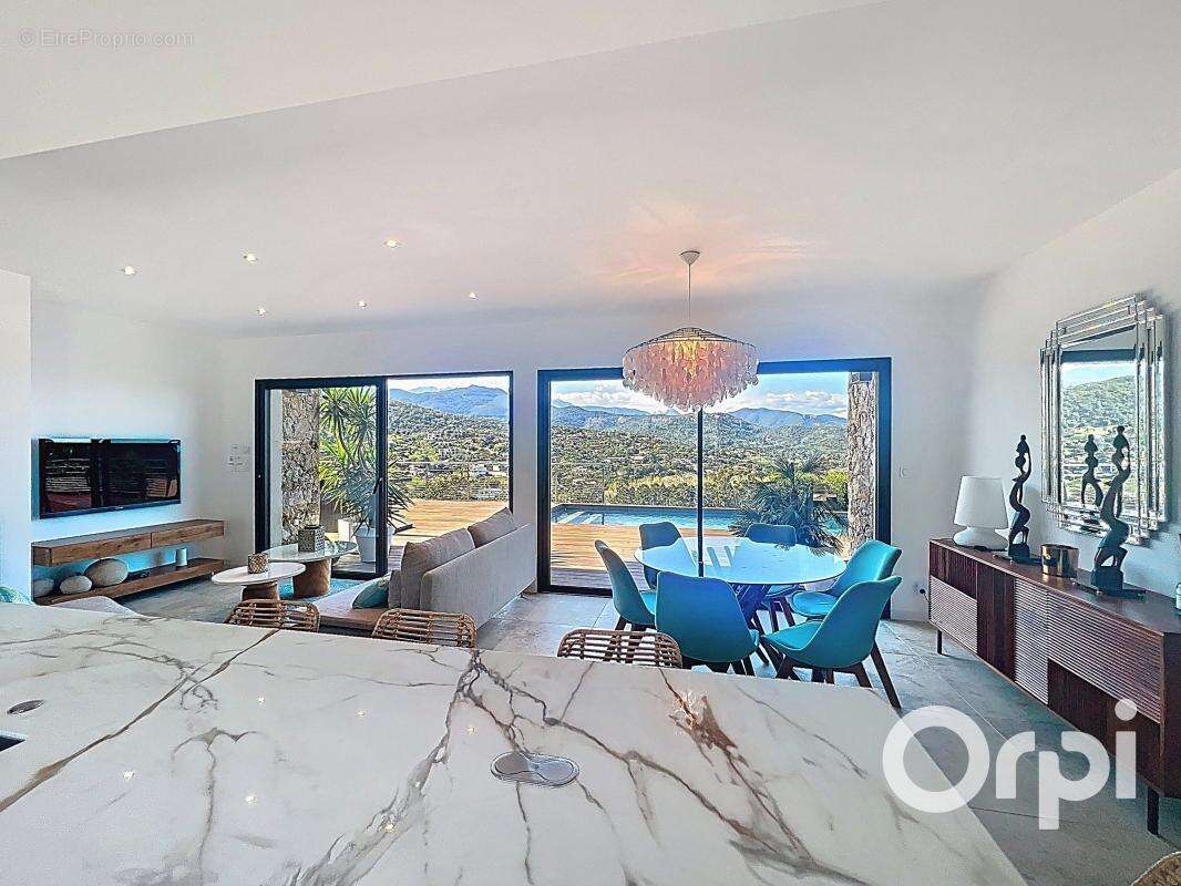 Maison à PORTO-VECCHIO