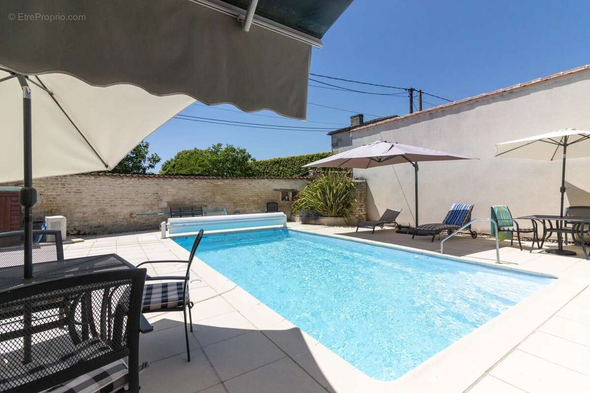 Charmante maison de village de 3 chambres avec piscine près de Jarnac - photo 2