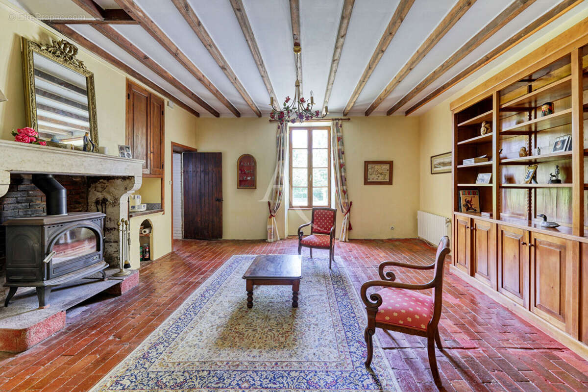 Maison à LES HERBIERS