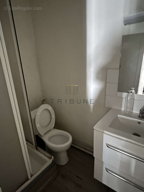 Immeuble avec 1 local commercial et 11 appartements - photo 8