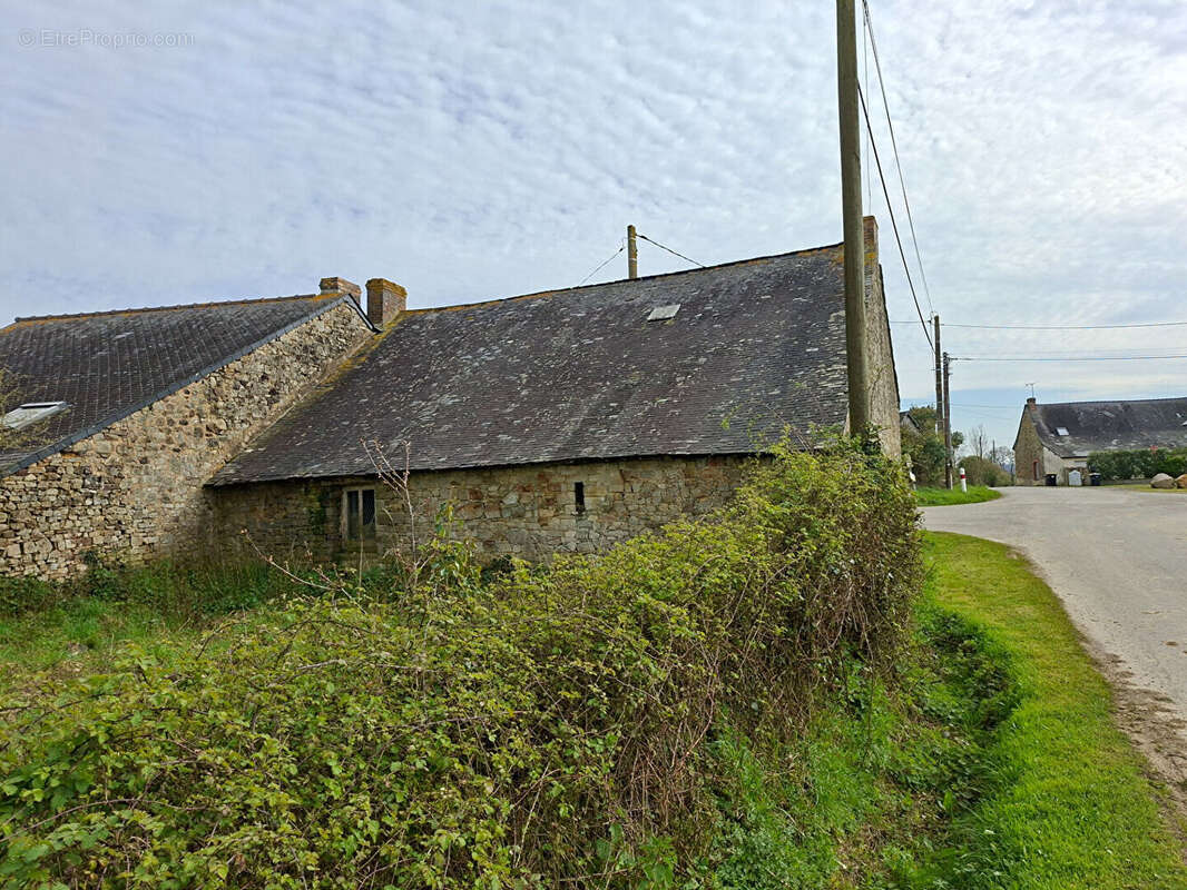 Maison à ERCE-EN-LAMEE