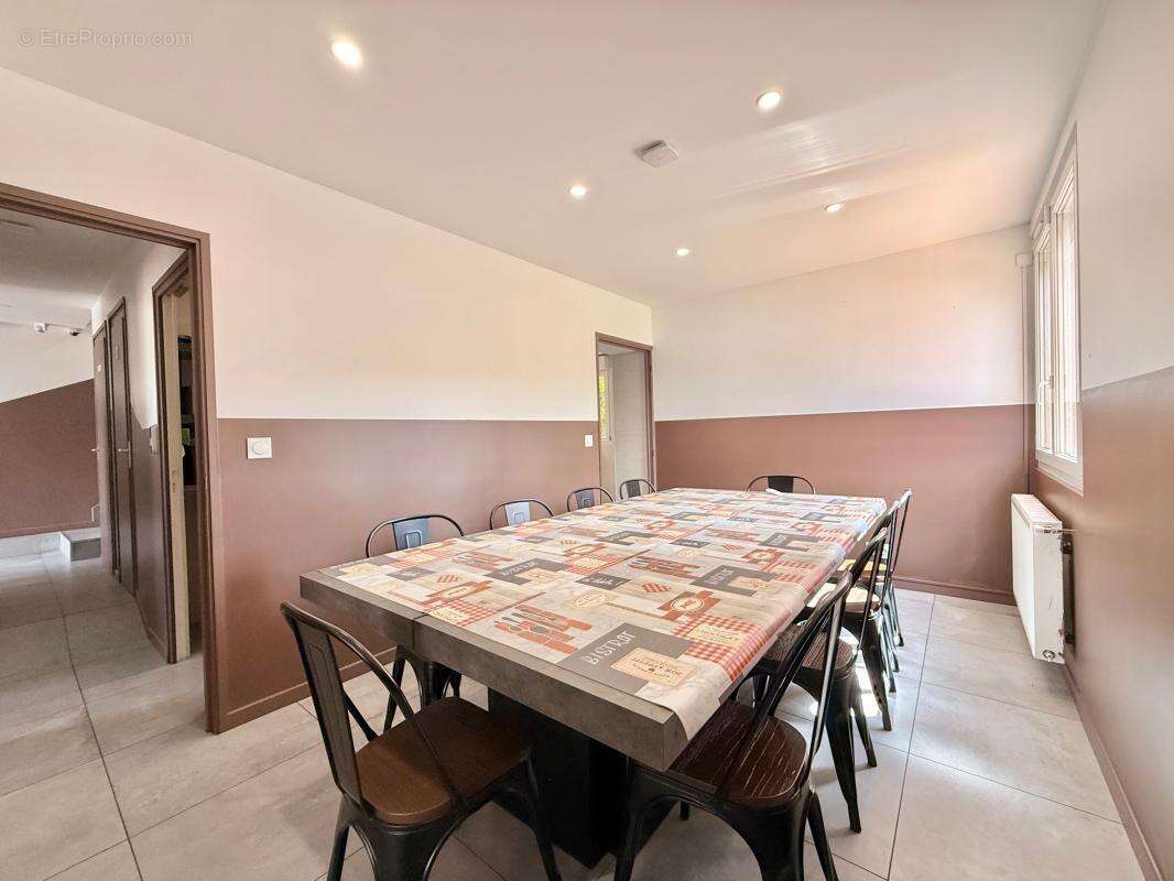 Maison familiale 7 chambres – Dépendance de 33 m² – Jardin clos - photo 6