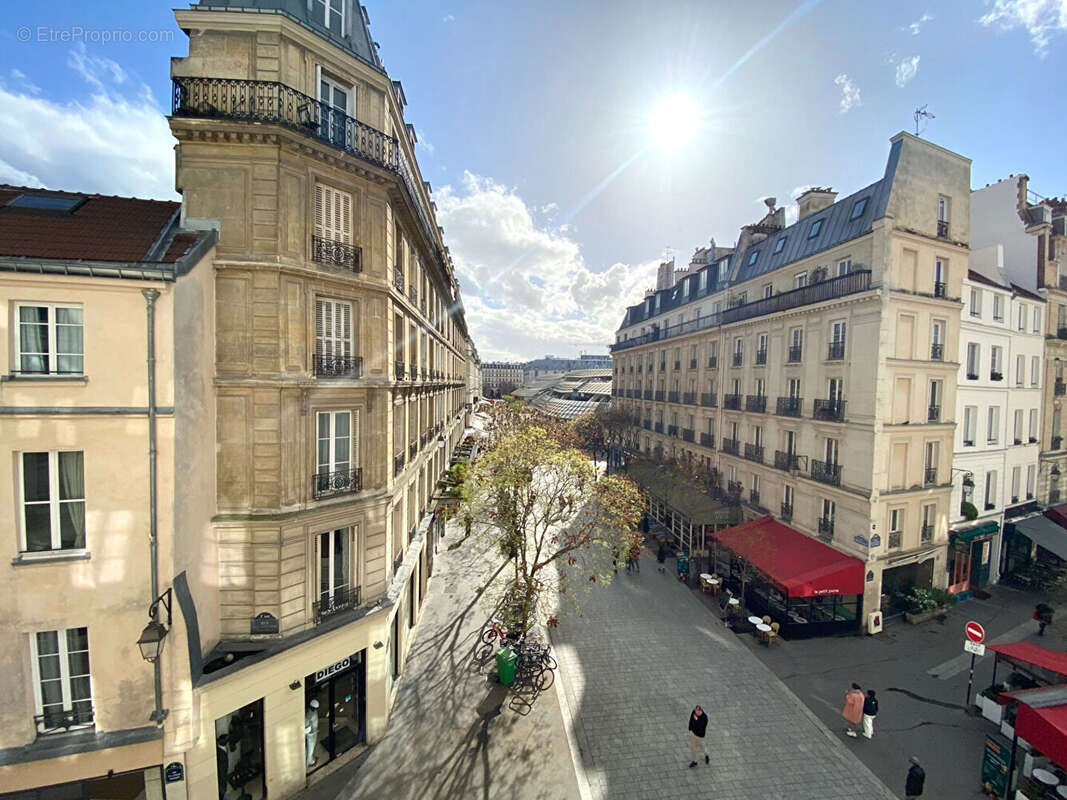 Appartement à PARIS-1E