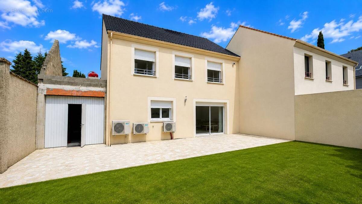 Maison à ETAMPES