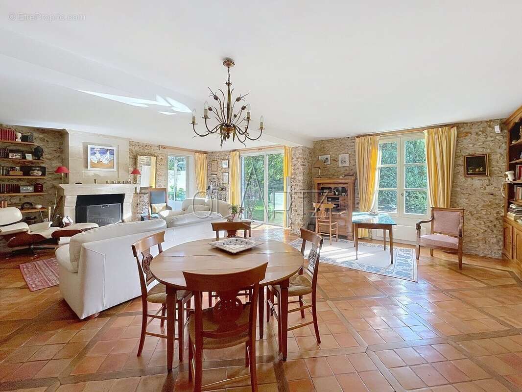 Maison à COURDIMANCHE