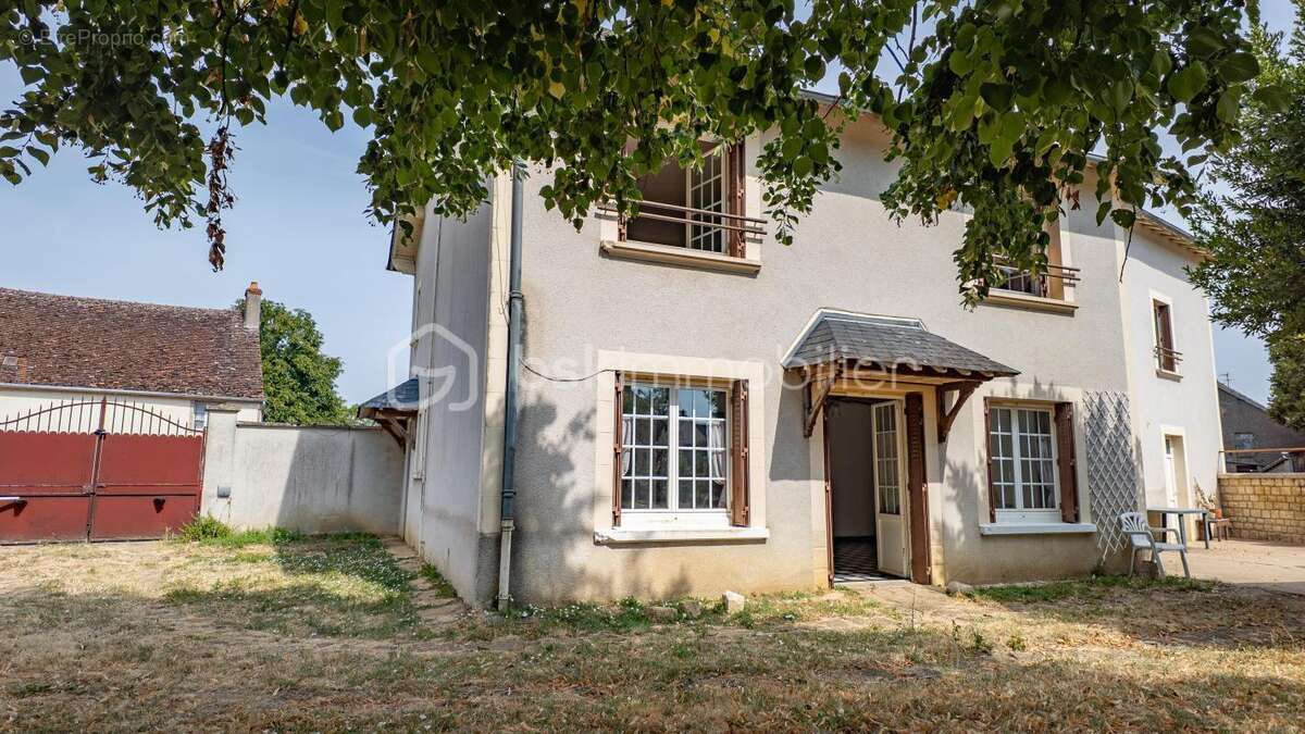 Surprenante maison de caractère à rafraîchir pour un projet familial ou professionnel - photo 24