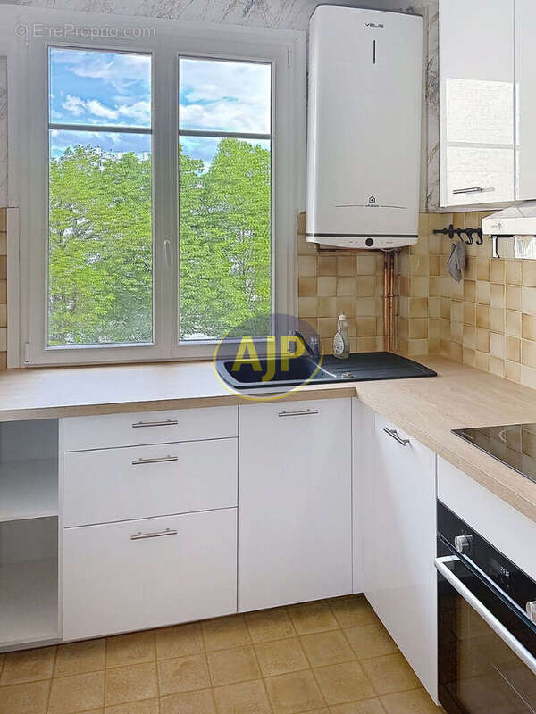 Appartement à COURBEVOIE