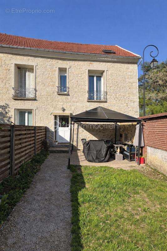 Maison à HENONVILLE
