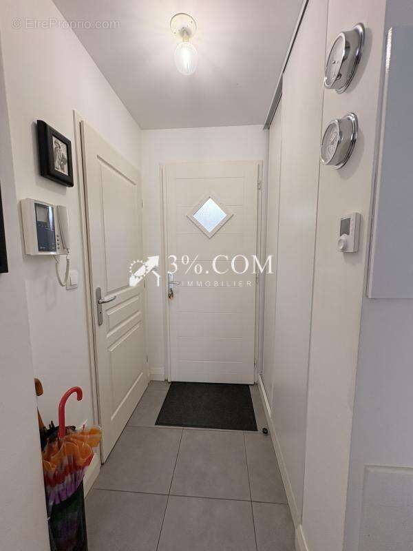 APPARTEMENT ENTREE PRIVATIVE avec stationnement et grande ca - photo 8