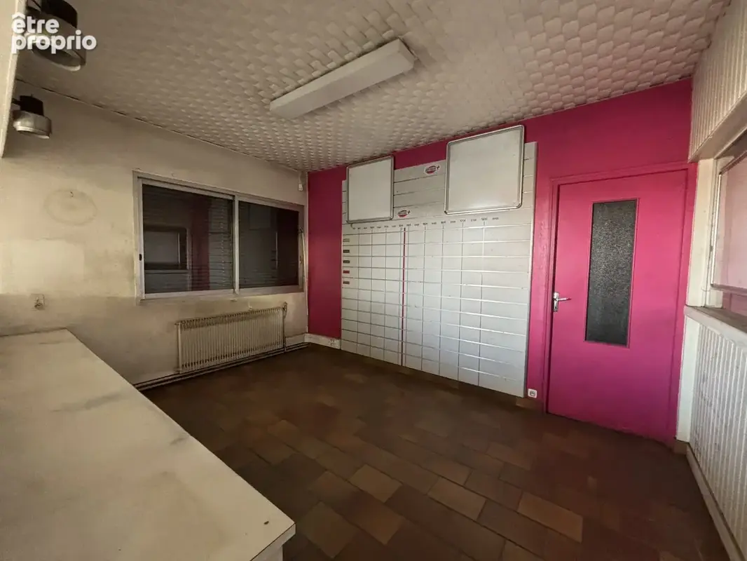 Commerce 680 m² à vendre à Saint-Yrieix-La-Perche (87500) - photo 8