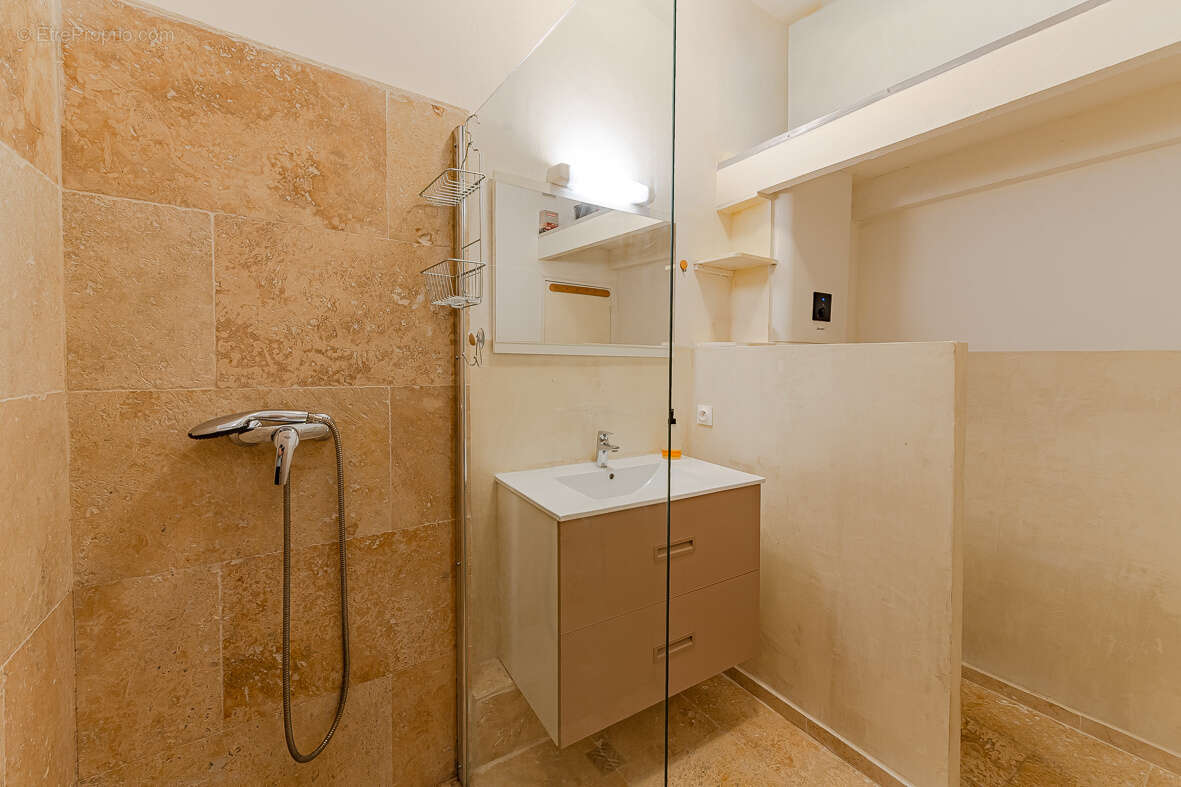 Appartement à MARSEILLE-2E