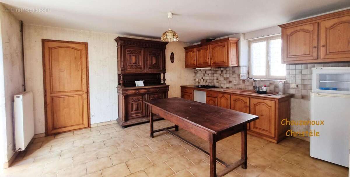 24290 Sergeac : Ensemble immobilier en pierre du pays - photo 8