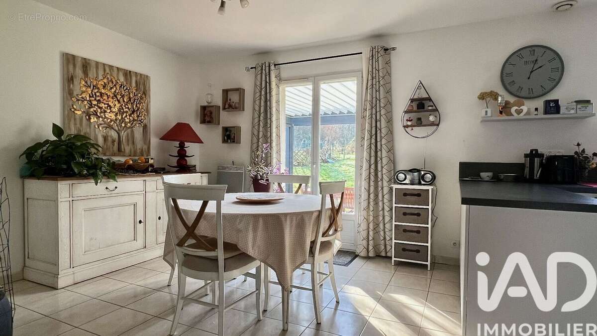 Photo 5 - Maison à NAZELLES-NEGRON