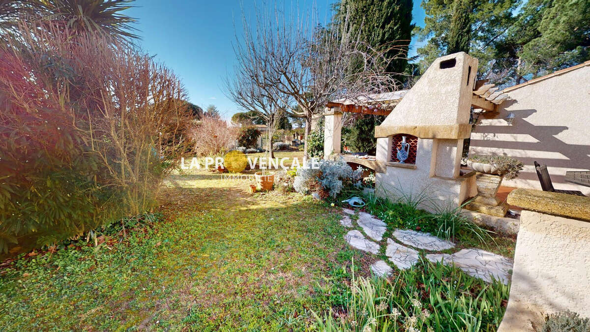 Maison à POURRIERES