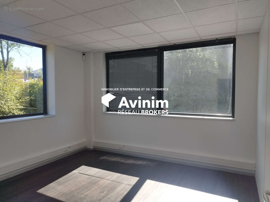 Commerce 70 m² à Amancy  - photo 3